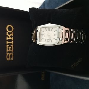 Seiko men watch, new ,stainless steel band, can be adjusted to your size.